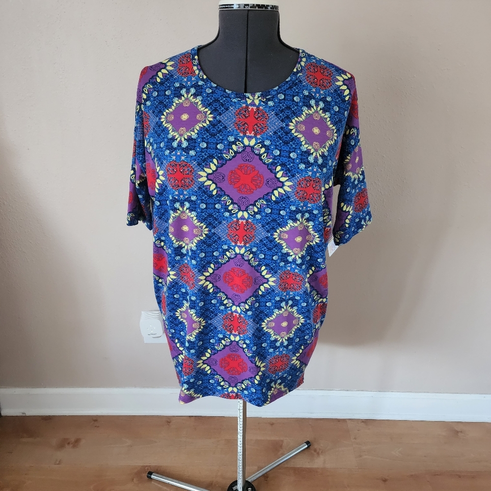 New LuLaRoe Tunic Shirt